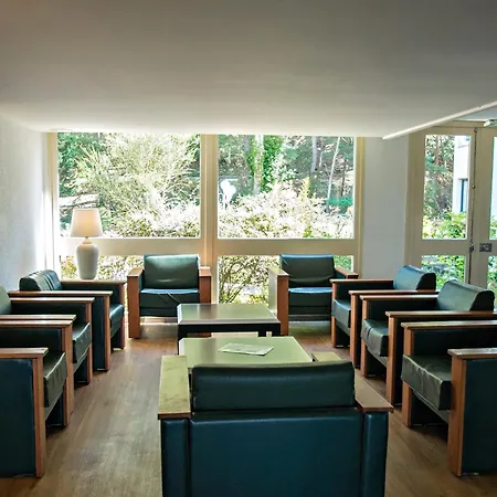 Kyriad Hotel Nemours