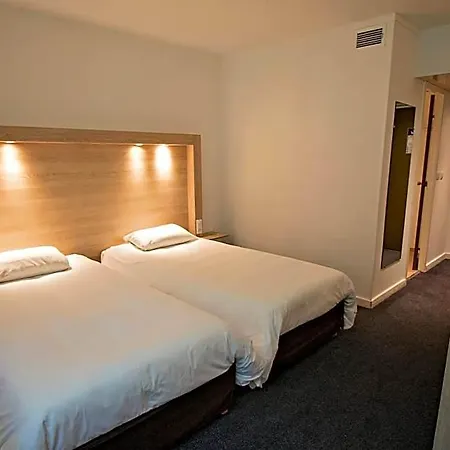 Kyriad 3* Nemours