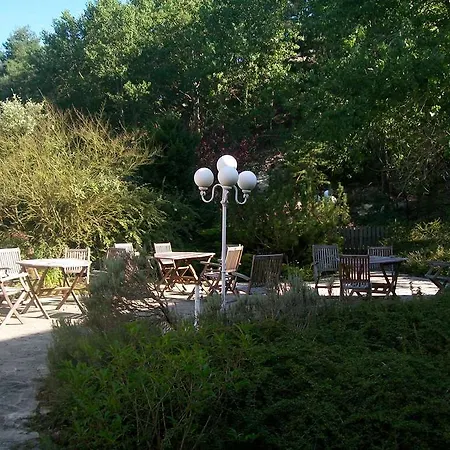 Kyriad Hotel Nemours