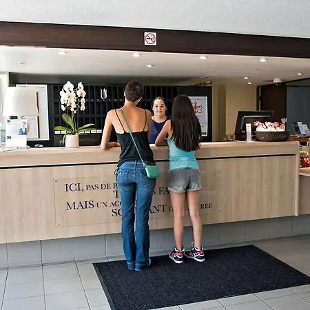 מלון Kyriad נמור