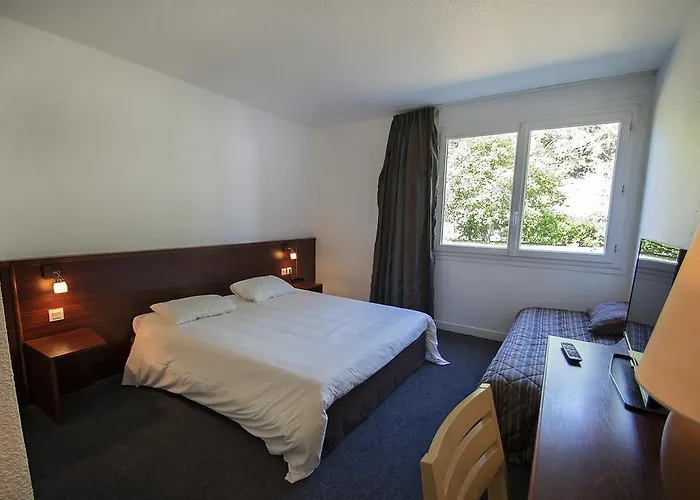 فندق Kyriad نمور